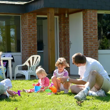 Les Roses S2pers + 1 Child Up To 10 Years *